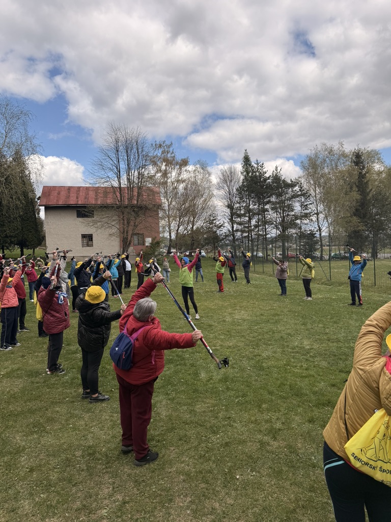 Homepage - USAMNWA 4 Group warm-up before a Nordic Walking session